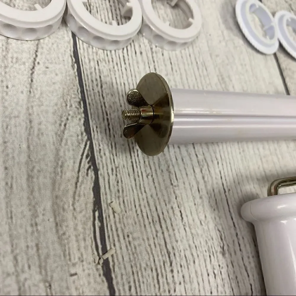 Wilton mini fondant ribbon roller